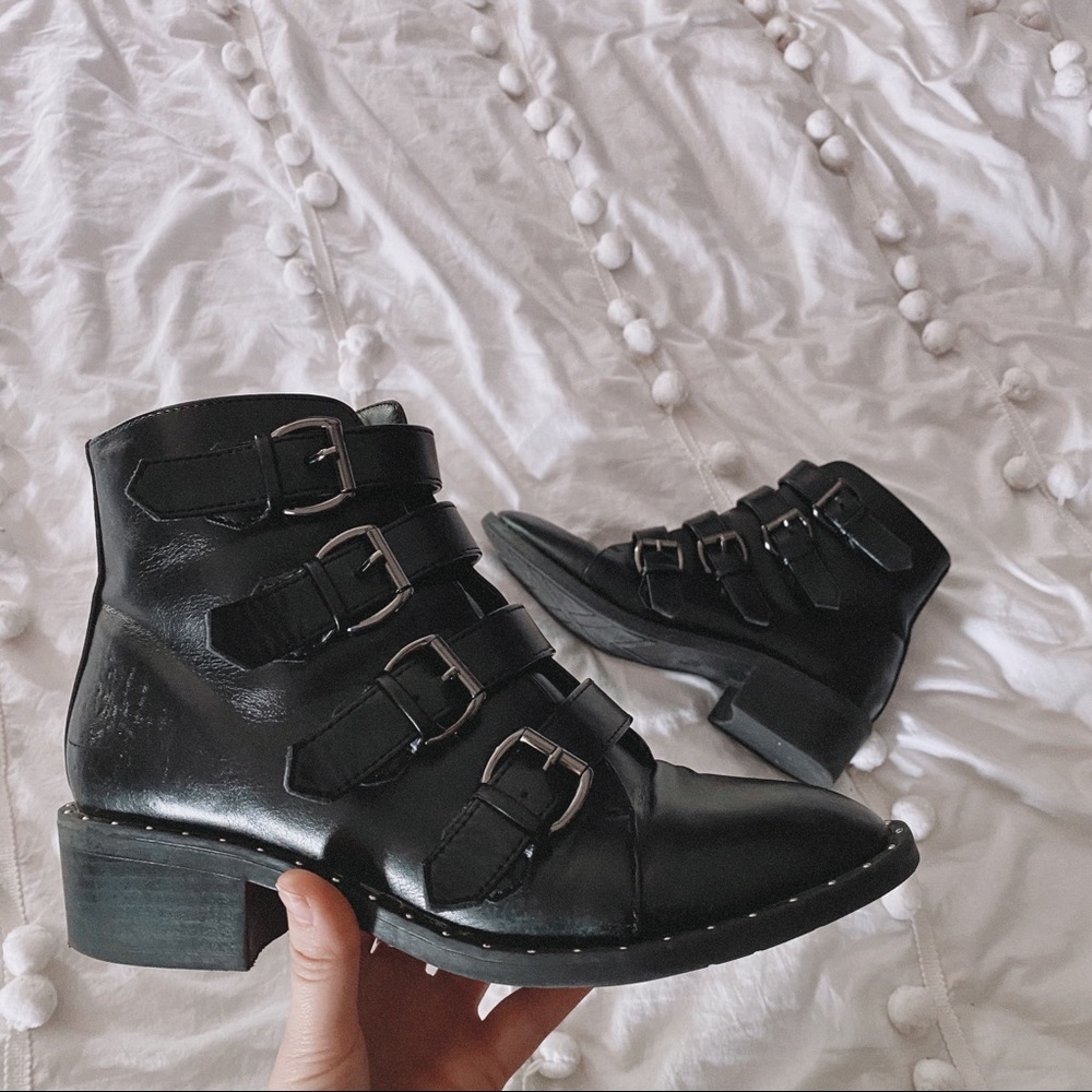 ✨ A NEW DAY buckled booties